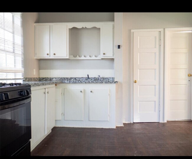 Foto del edificio - 2508 Everett St
