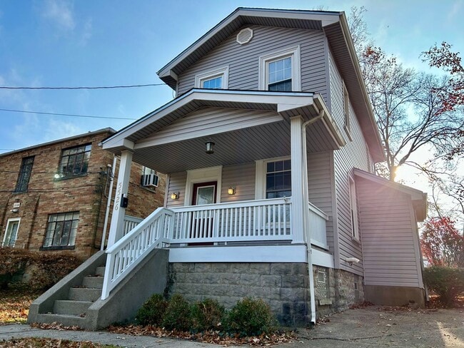 Photo - PLEASANT RIDGE - Huge Meticulous 2 bed 2 story home. Fenced yard.