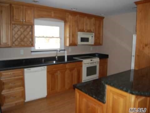 Building Photo - 21 Forest Ln
