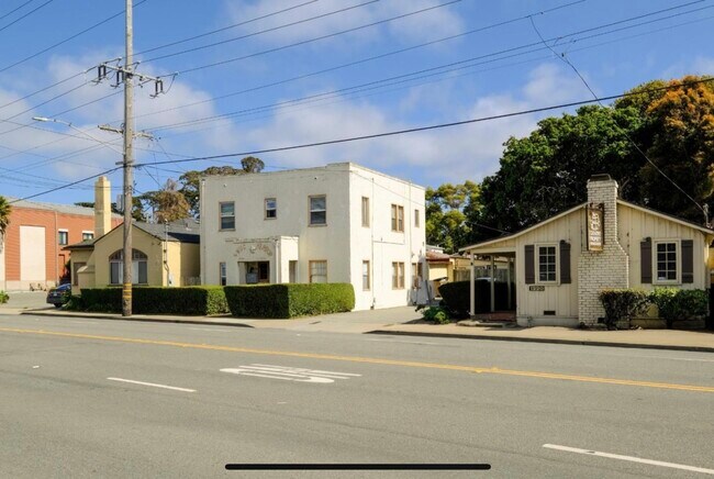 Building Photo - 1230 Del Monte Ave