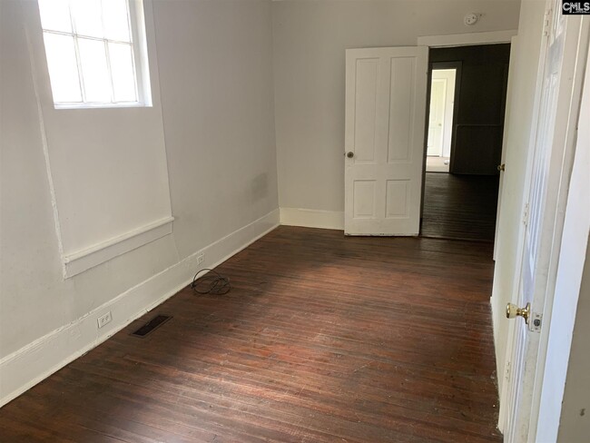 Building Photo - 112 Huger St