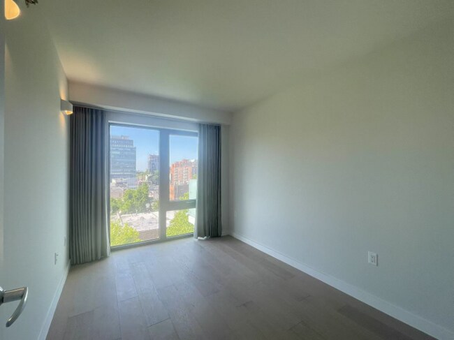 Foto del edificio - 13680 41st Ave