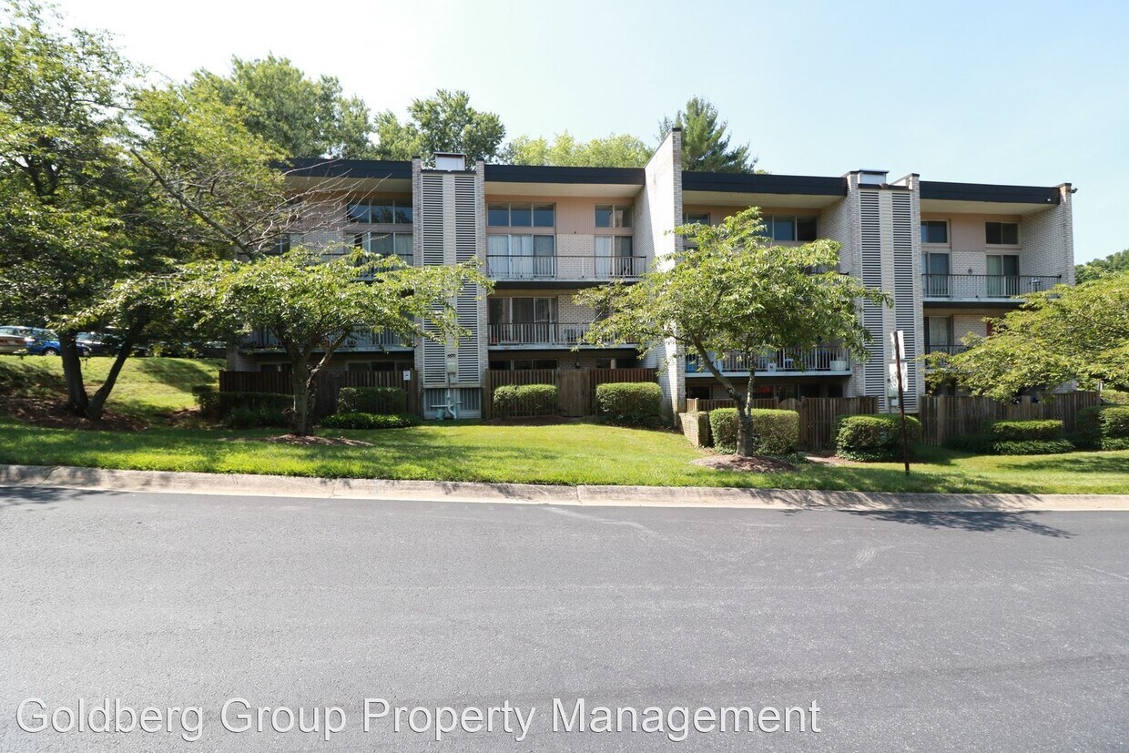 Primary Photo - 2 br, 1 bath House - 5572 Burnside Drive #4