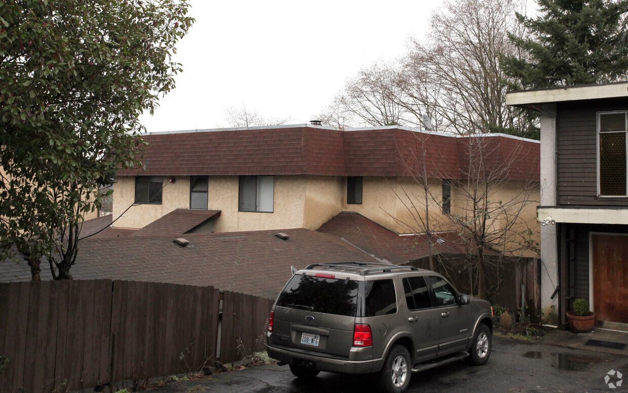 Building Photo - 9300 51st Ave S