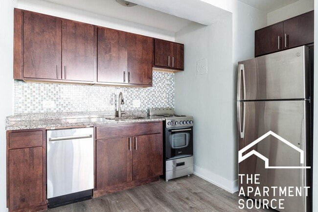 Photo - 445 West Wellington Avenue #15D Apartment