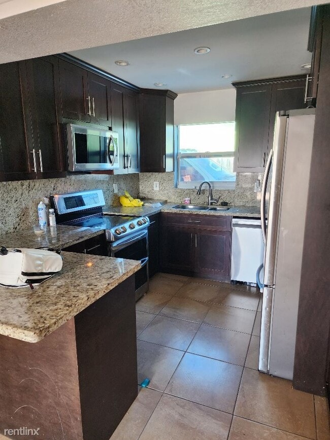 Building Photo - 3 br, 2 bath House - 701 S 61st Ave 0