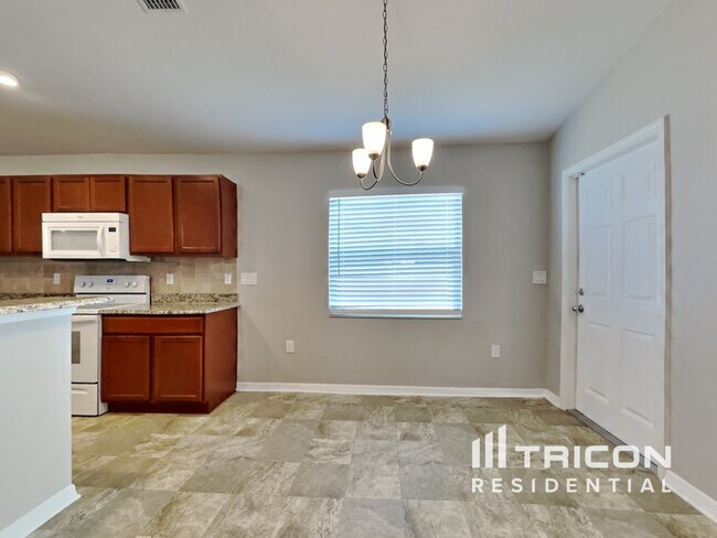 Building Photo - 2215 11th Avenue E Palmetto FL
