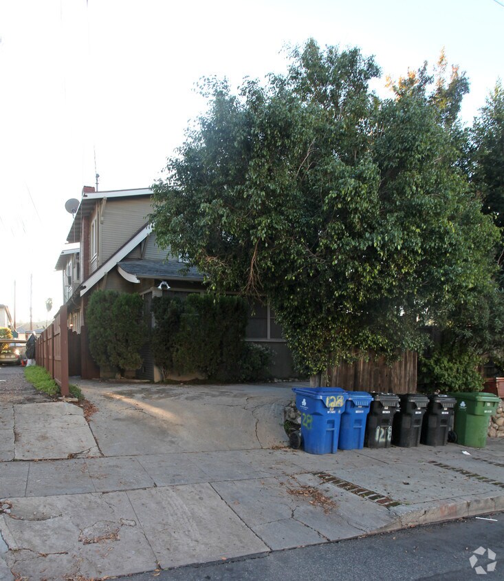 Building Photo - 128-130 S Avenue 63