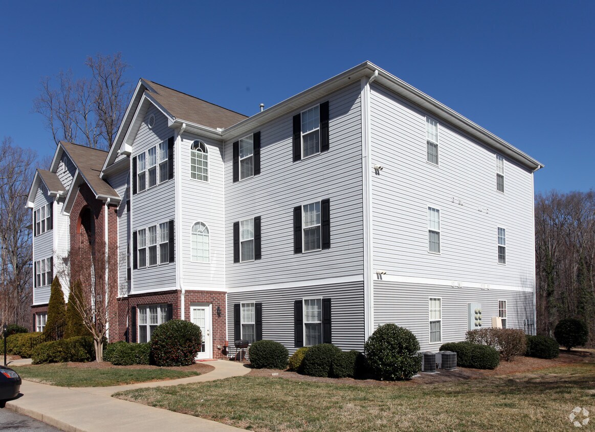 36943698 Cotswold, Greensboro, NC 27410 Apartments in Greensboro, NC