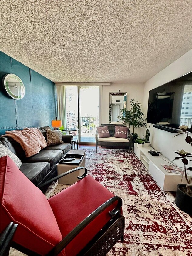 Foto principal - 850 N Miami Ave