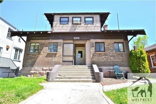 Primary Photo - 305 Douglas St