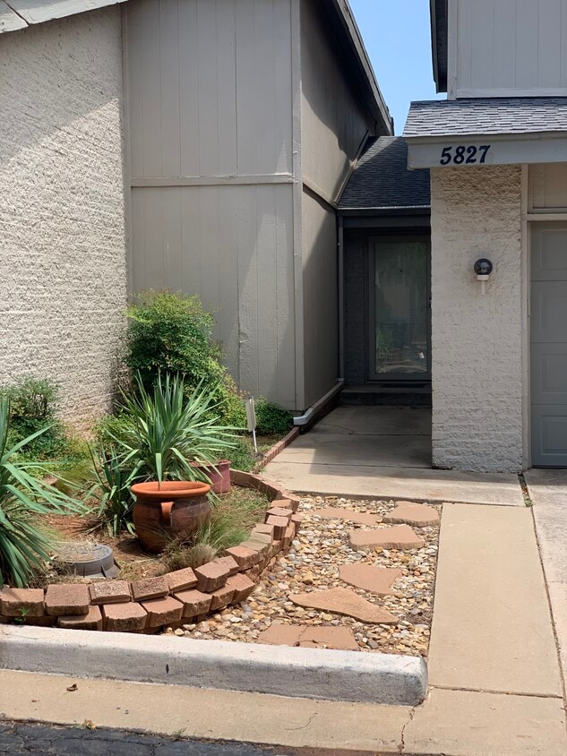 5827 Hefner Village Cir, Oklahoma City, OK 73162 Townhome Rentals in