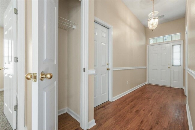 Building Photo - 135 Ivernia Loop