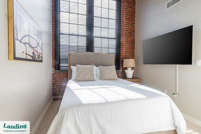 Building Photo - 275 Winchester Ave