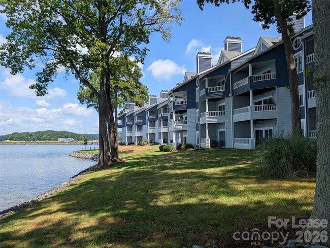 Building Photo - 350 Northwest Dr