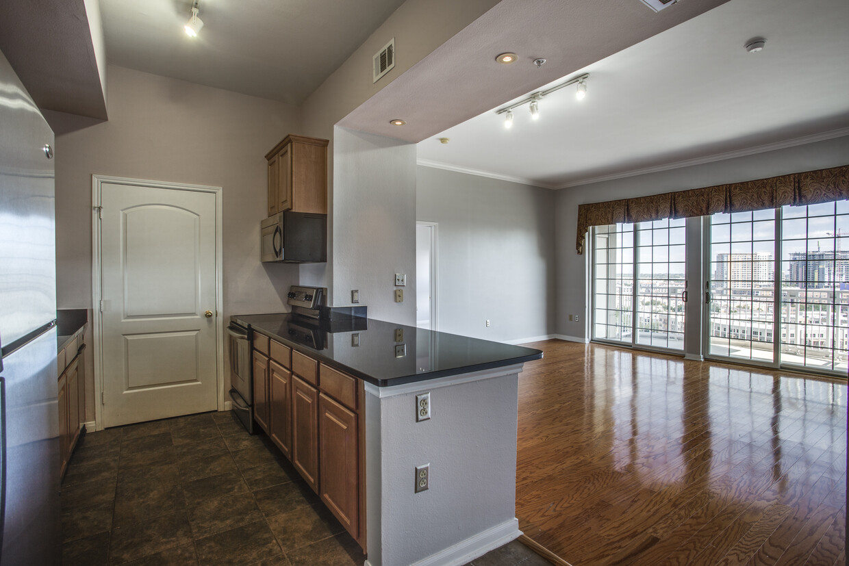 Primary Photo - 3225 Turtle Creek Blvd