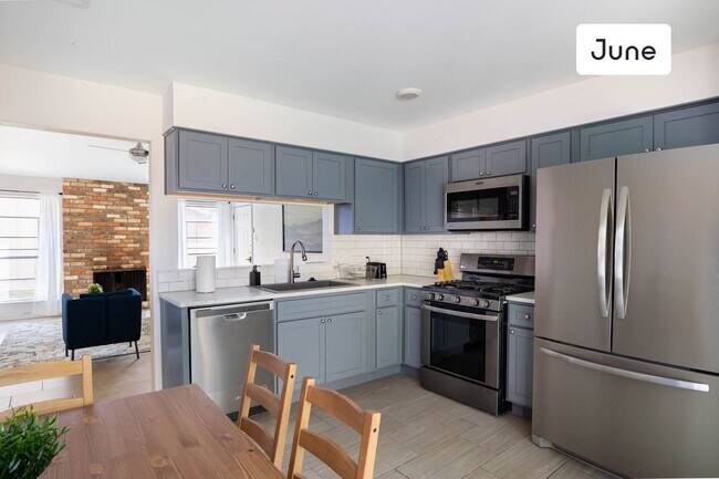 ROOM ONLY in 3-bed/2.0-bath Home photo'