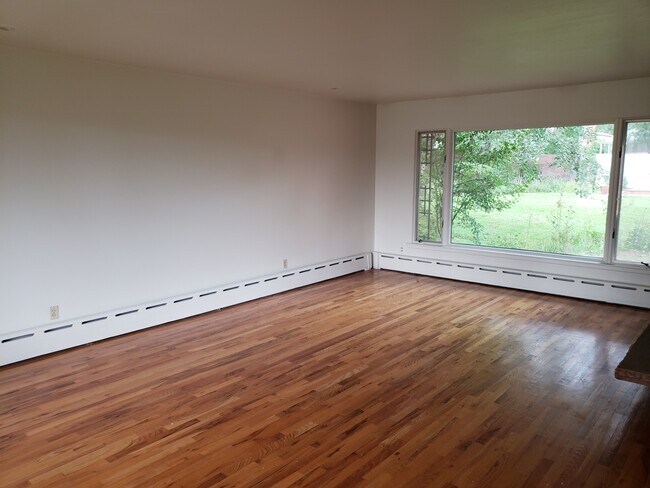 Foto del edificio - 3721 McComb Ave