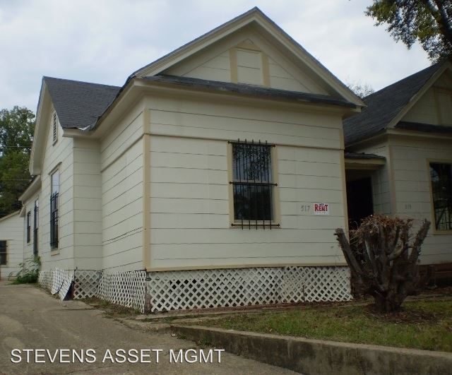Building Photo - 517 Stoner Ave