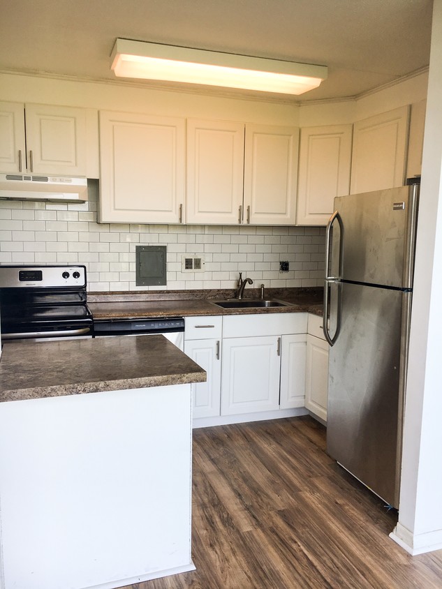Kitchen - 401 Cooper Landing Rd