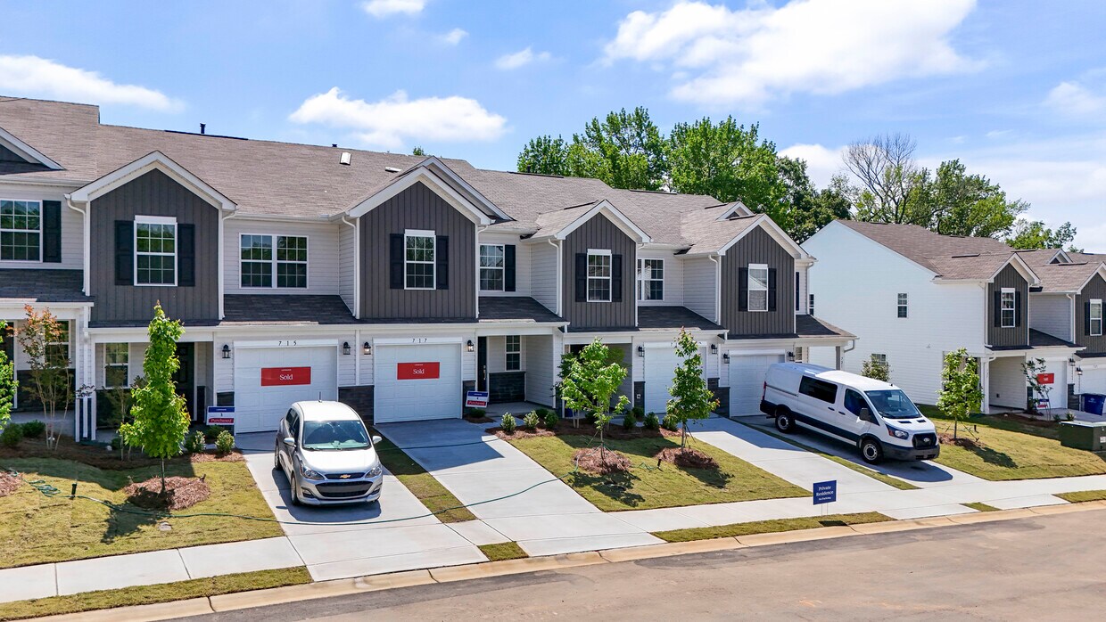 Primary Photo - 717 McKissick Dr