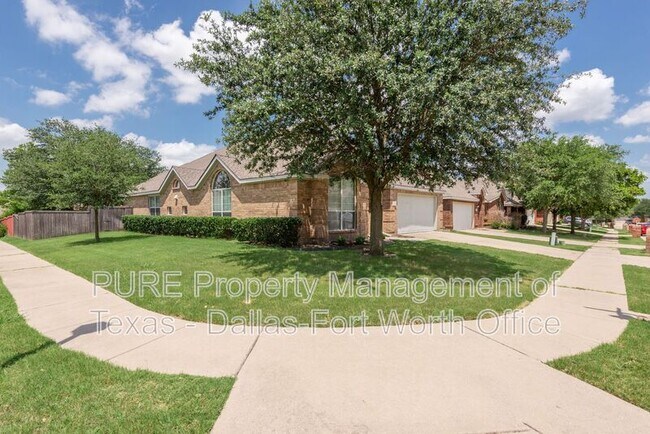Foto del edificio - 8232 Livingston Ln