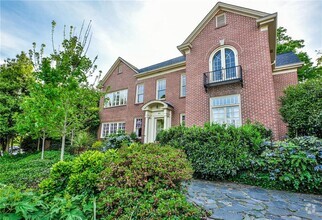 Building Photo - 60 Inman Cir NE