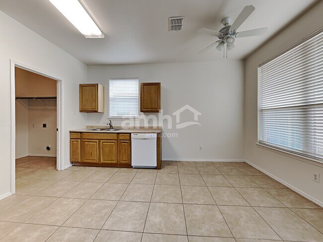 Foto del edificio - 11909 Grizzly Bear Dr