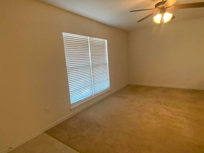 Foto del edificio - 729 A Tower Grv