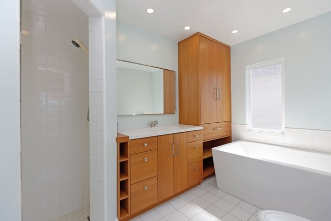 Building Photo - 48 Half Moon Bend