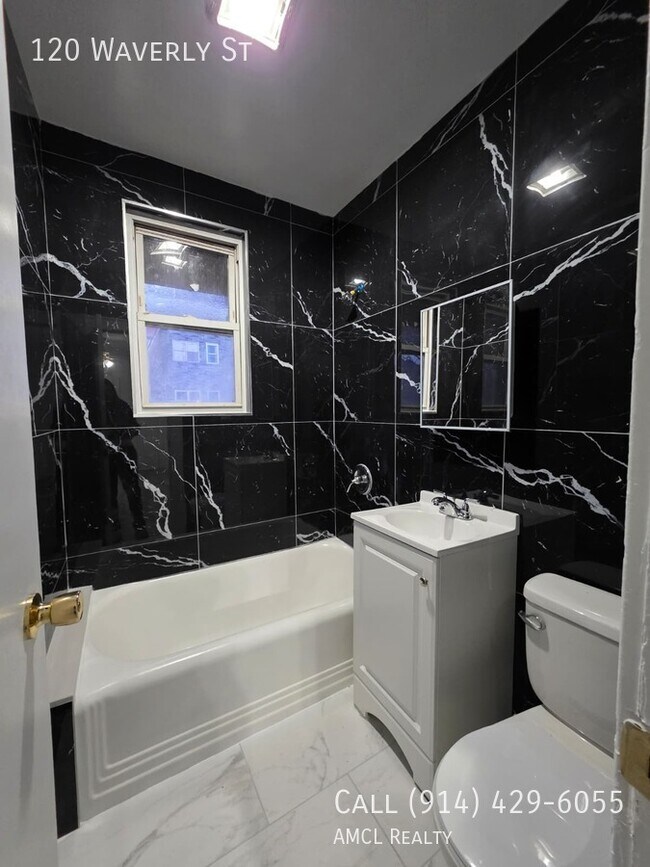 Foto del edificio - 120 Waverly St