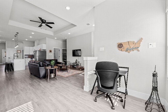 Building Photo - 507 Carl St