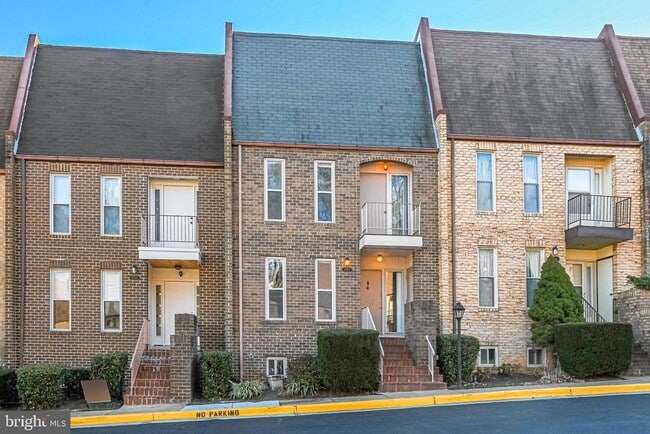Building Photo - 1727 Cy Ct