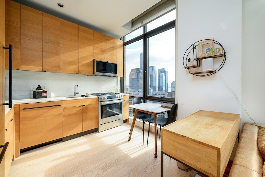 Primary Photo - 10 Provost St