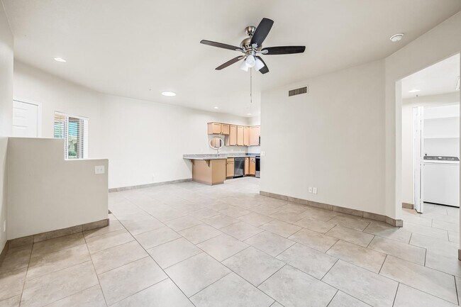 Foto del edificio - 8800 N 107th Ave