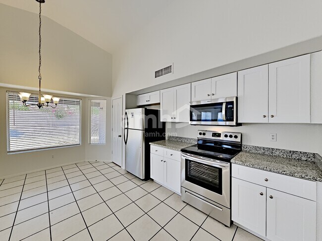 Foto del edificio - 12554 W Holly St