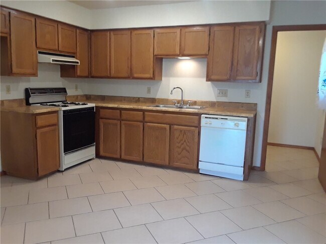 Foto del edificio - 6706 Clubway Ln