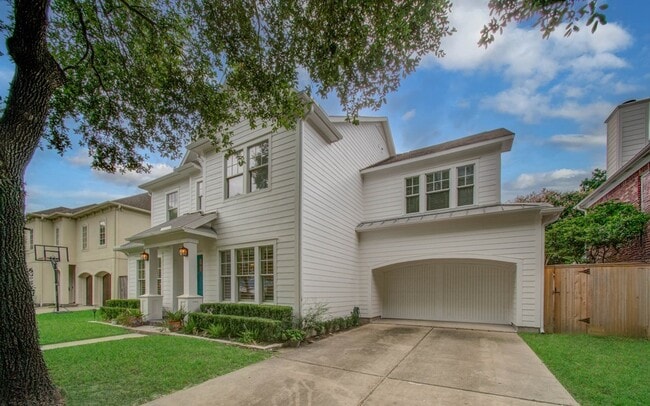 Building Photo - 6404 Community Dr