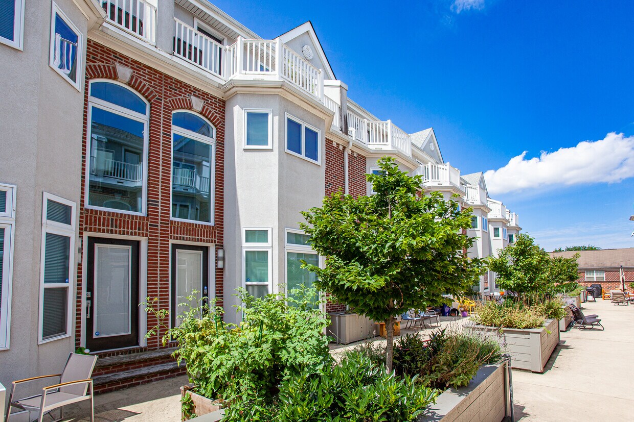 309 Montrose St, Philadelphia, PA 19147 Townhome Rentals in