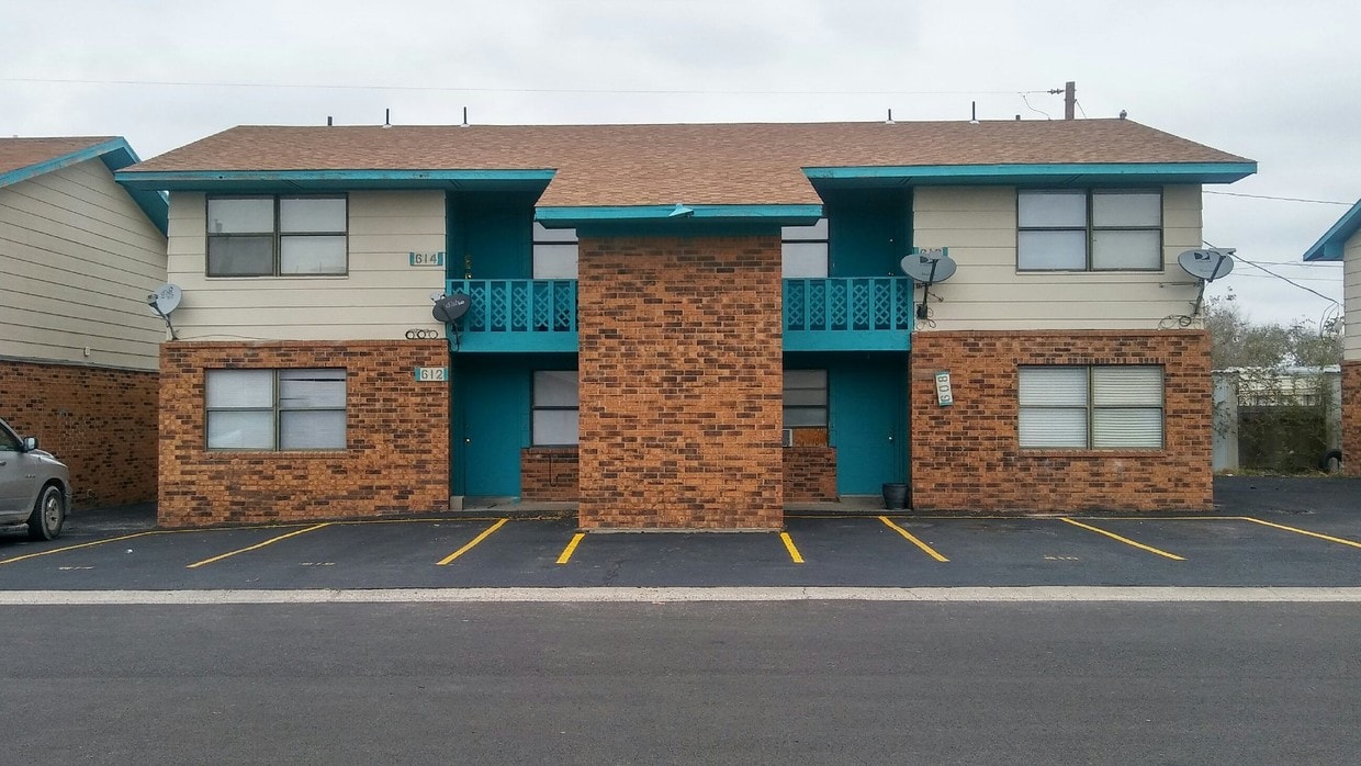 615 W Calle Sur St, Hobbs, NM 88240 Apartments in Hobbs, NM