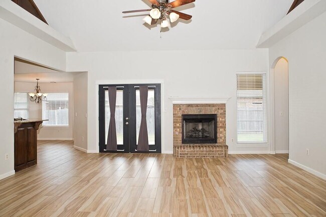 Foto del edificio - 826 Rickwood Cir