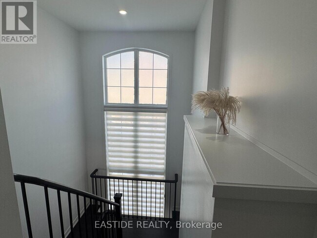 Building Photo - 29 Avonmore Trail