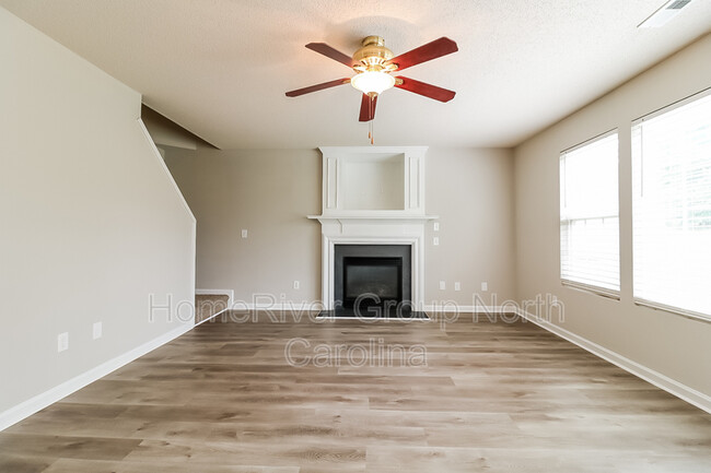 Building Photo - 2913 Ranburne Dr