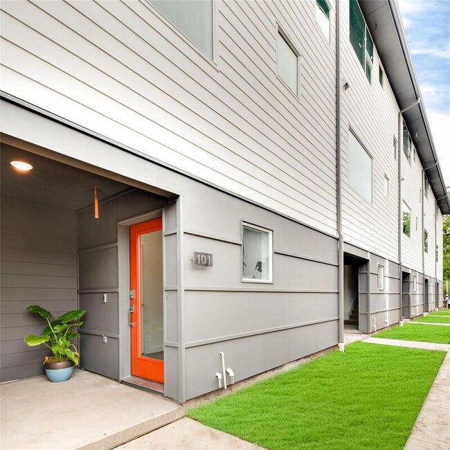 Photo - 5026 Bryan St Apartment