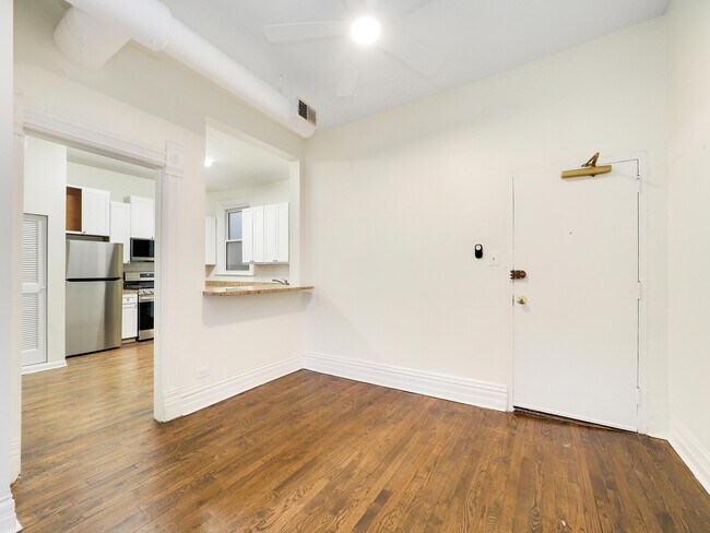 Foto del edificio - 1359 N Wells St