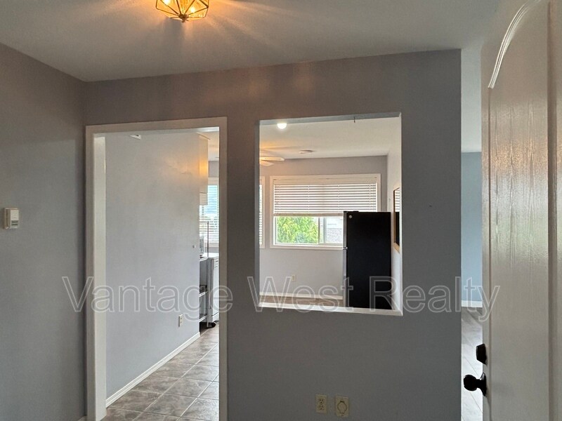 Photo principale - 3779-3779 Carrall Rd