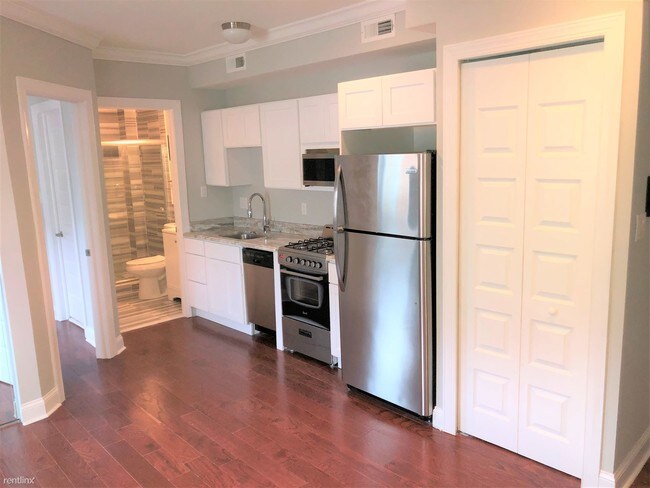 Building Photo - Studio, 1 bath  - 715 Belgrade St 2R