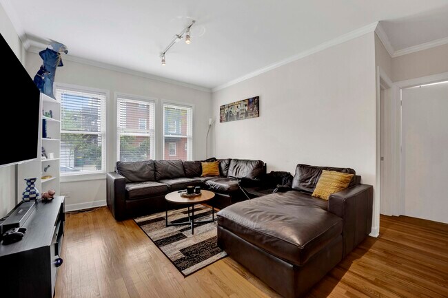 Foto del edificio - 1152 W Cornelia Ave