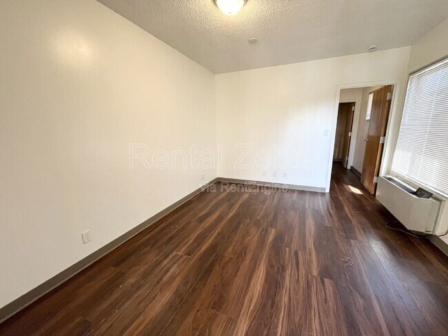 Foto del edificio - 3745 Hospital Rd