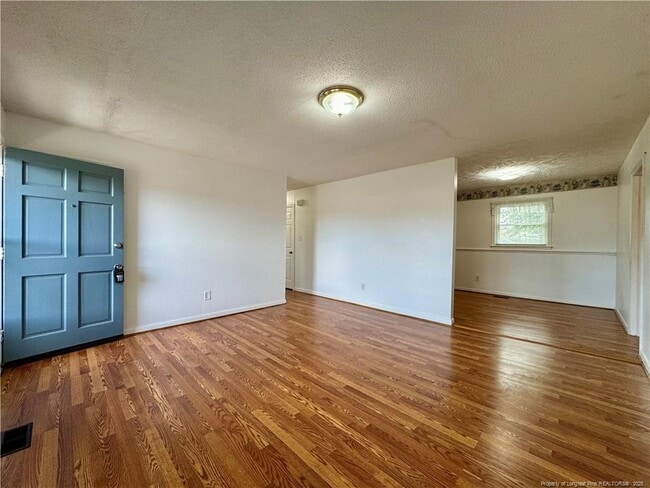Building Photo - 703 Odell Rd